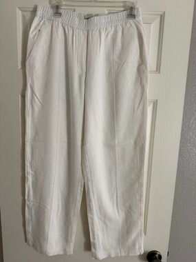 Abercrombie & Fitch White Straight-Leg Elastic Waist Pants